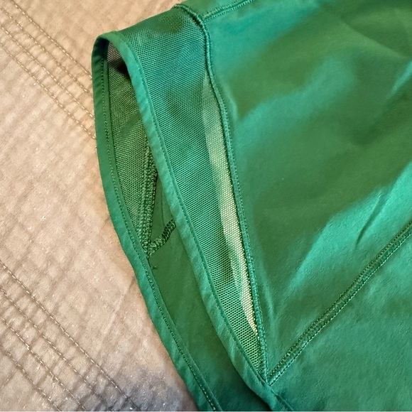 Lululemon Hotty Hot High Rise Lined Shorts - Size 14 - Picture 2 of 6